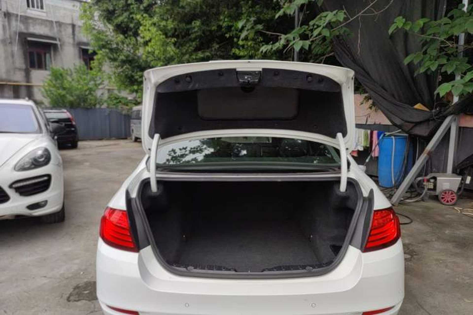 Used BMW 5 Series 2014 520i Elegant Edition Trunk