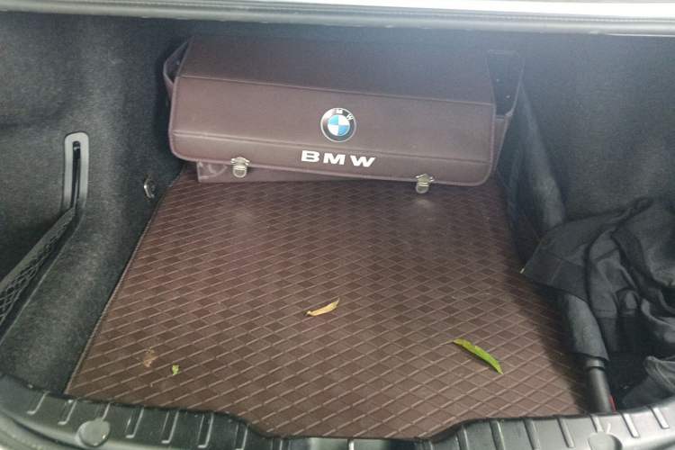 Used BMW 5 Series 2014 525Li Luxury Design Package Trunk