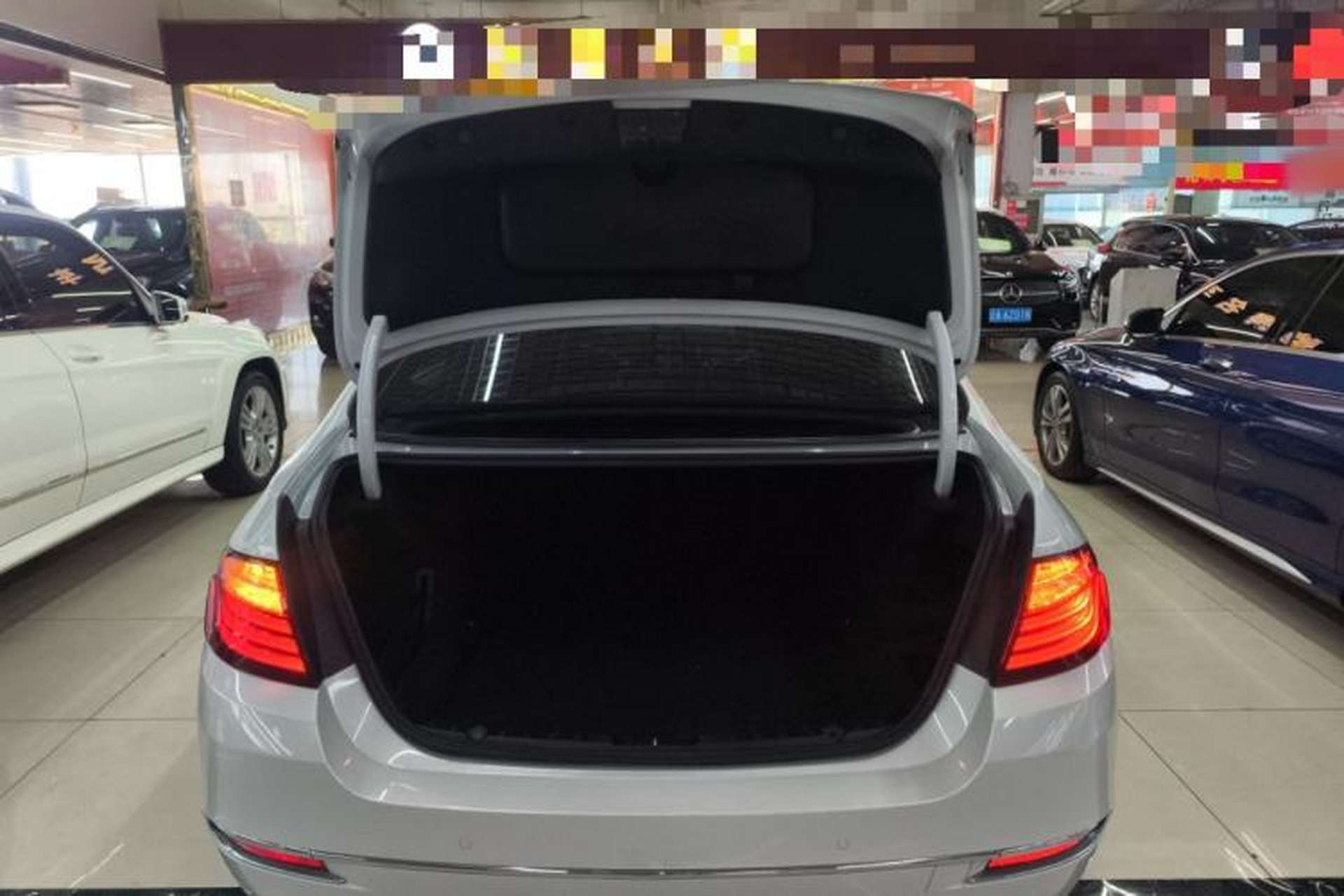 Used BMW 5 Series 2014 525Li Luxury Design Package Trunk