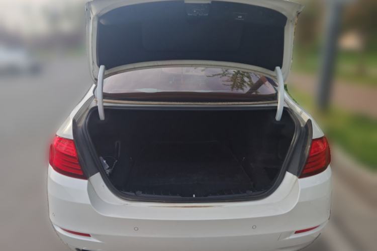 Used BMW 5 Series 2014 528Li Leading Model Trunk