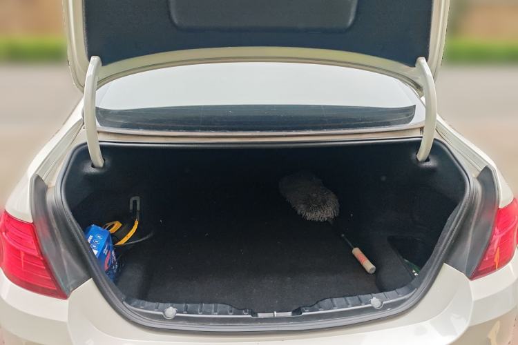 Used BMW 5 Series 2014 525Li Luxury Design Package Trunk