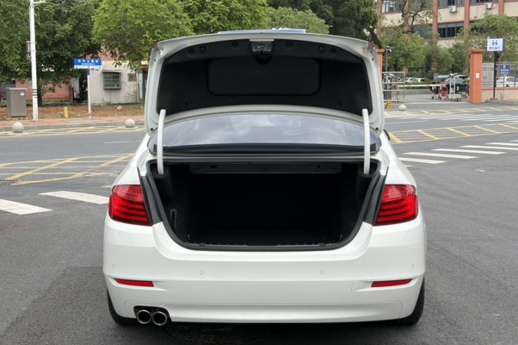 Used BMW 5 Series 2014 525Li Leading Model Trunk