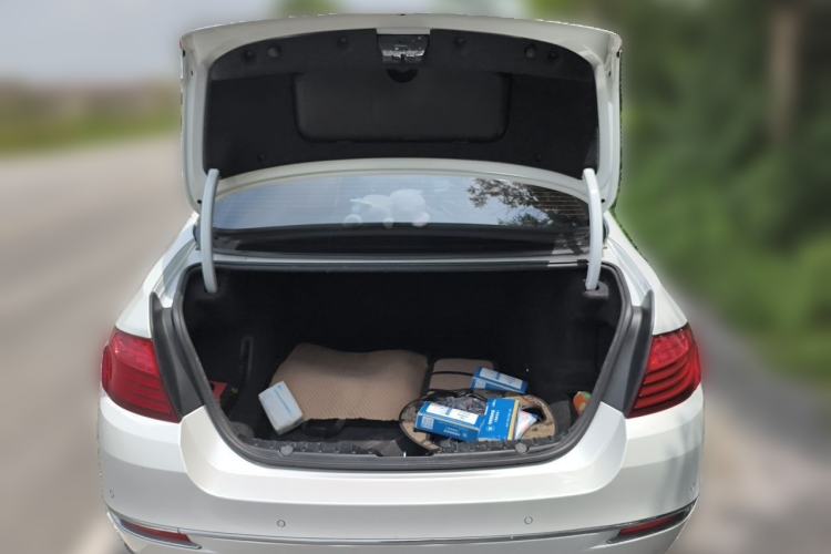 Used BMW 5 Series 2014 525Li Luxury Design Package Trunk