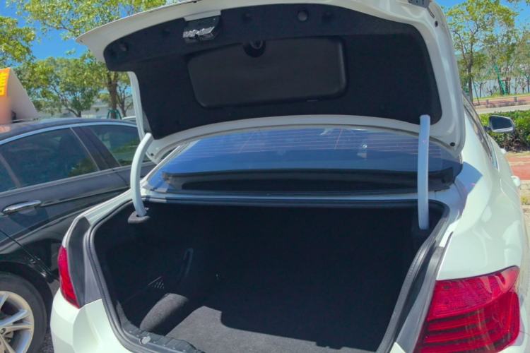 Used BMW 5 Series 2014 525Li Leading Model Trunk