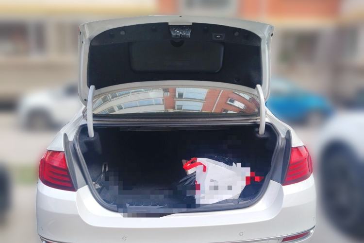 Used BMW 5 Series 2014 525Li Luxury Design Package Trunk