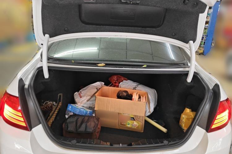 Used BMW 5 Series 2014 525Li Luxury Design Package Trunk