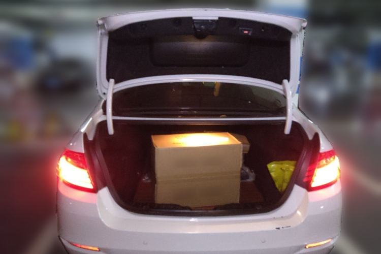 Used BMW 5 Series 2014 528Li xDrive Premium Edition Trunk
