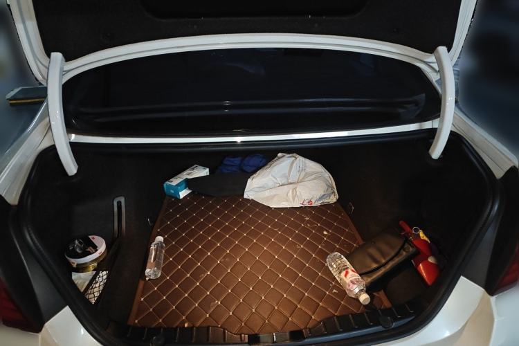 Used BMW 5 Series 2014 525Li Leading Model Trunk