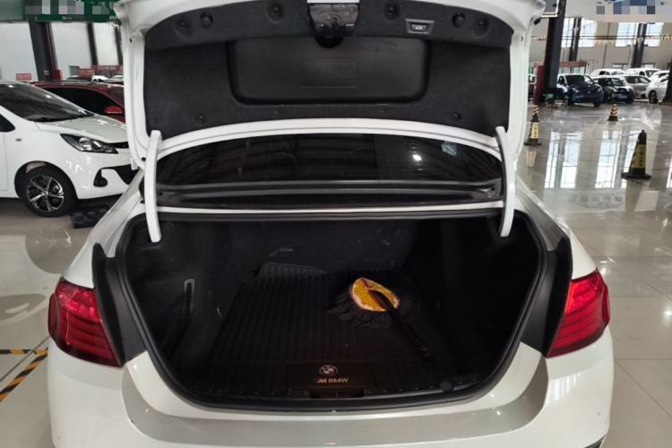 Used BMW 5 Series 2014 525Li Luxury Design Package Trunk
