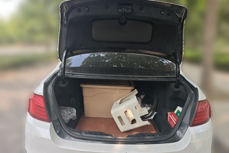 Used BMW 5 Series 2014 525Li Leading Model Trunk
