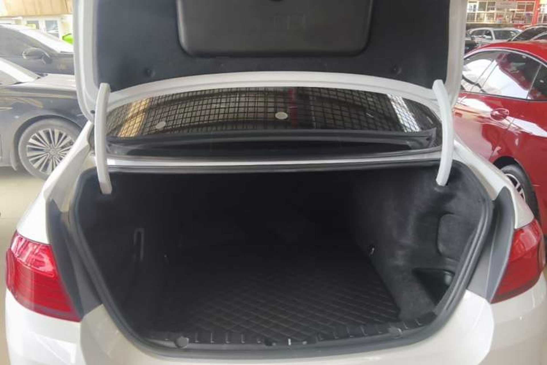 Used BMW 5 Series 2014 520Li Elegant Model Trunk