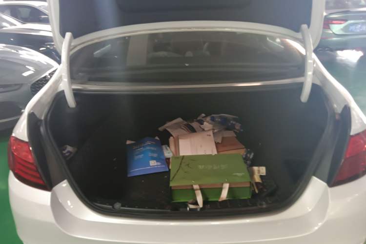 Used BMW 5 Series 2014 520Li Elegant Model Trunk