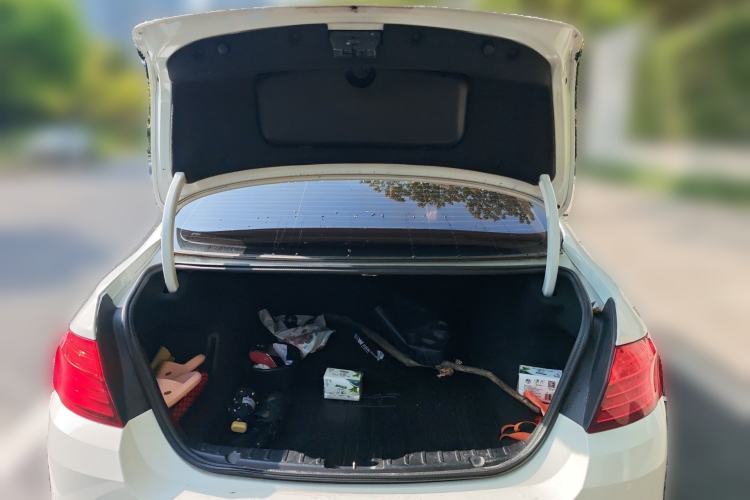 Used BMW 5 Series 2014 525Li Leading Model Trunk