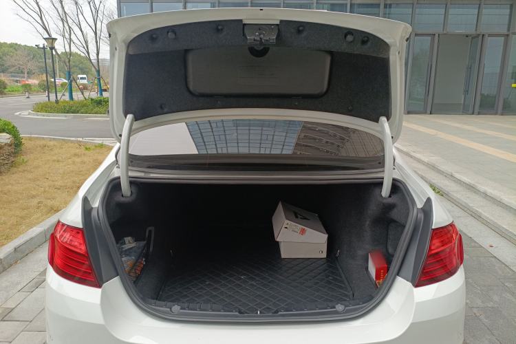 Used BMW 5 Series 2014 525Li Luxury Design Package Trunk