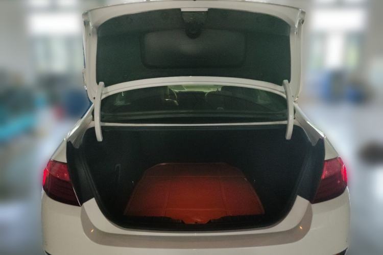 Used BMW 5 Series 2014 525Li Luxury Design Package Trunk