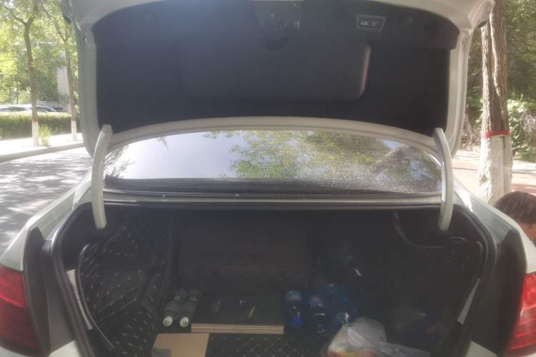 Used BMW 5 Series 2014 525Li Luxury Design Package Trunk