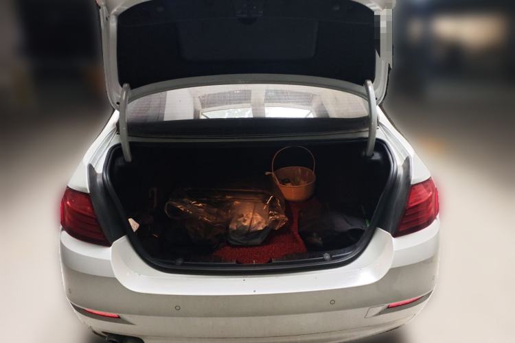Used BMW 5 Series 2014 525Li Leading Model Trunk