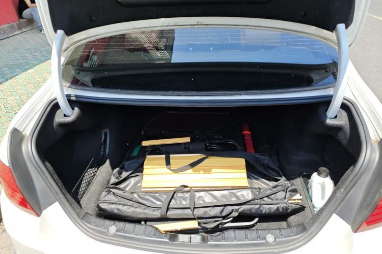 Used BMW 5 Series 2014 525Li Leading Model Trunk