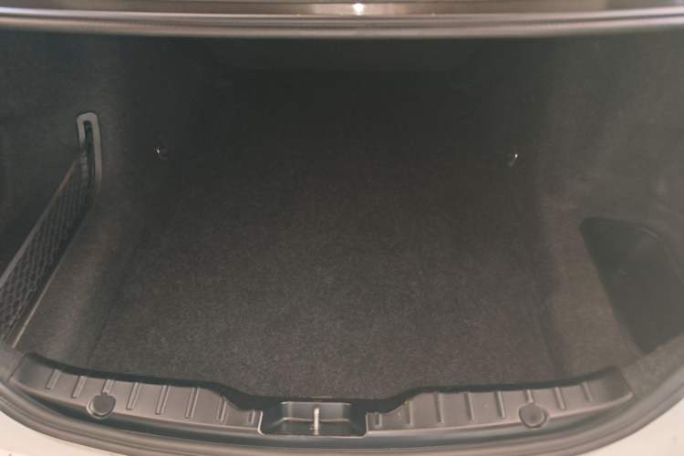 Used BMW 5 Series 2014 525Li Leading Model Trunk