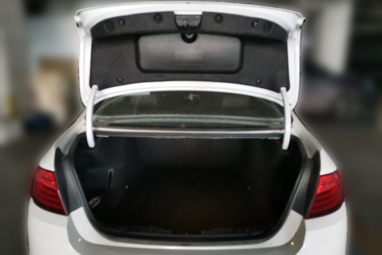 Used BMW 5 Series 2014 525Li Leading Model Trunk
