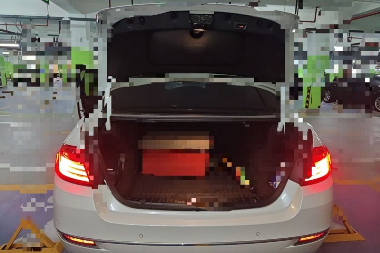 Used BMW 5 Series 2014 525Li Luxury Design Package Trunk