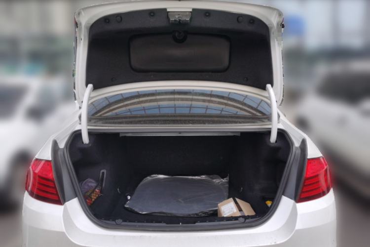 Used BMW 5 Series 2014 525Li Luxury Design Package Trunk