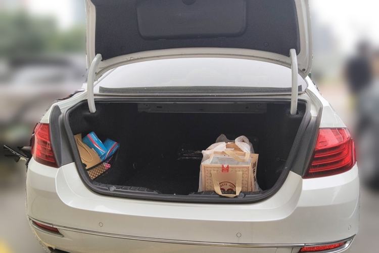 Used BMW 5 Series 2014 525Li Luxury Design Package Trunk