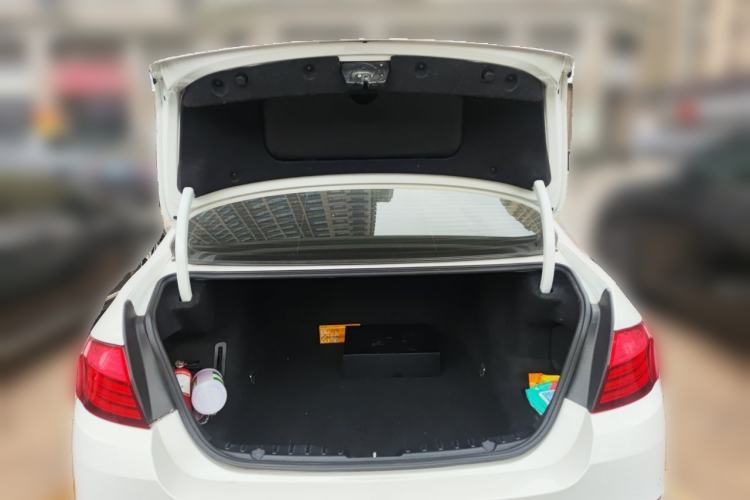 Used BMW 5 Series 2014 525Li Luxury Design Package Trunk