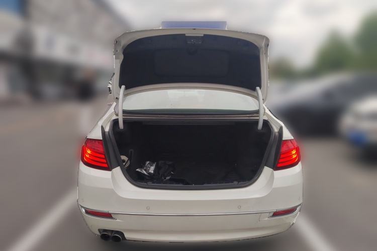 Used BMW 5 Series 2014 525Li Luxury Design Package Trunk
