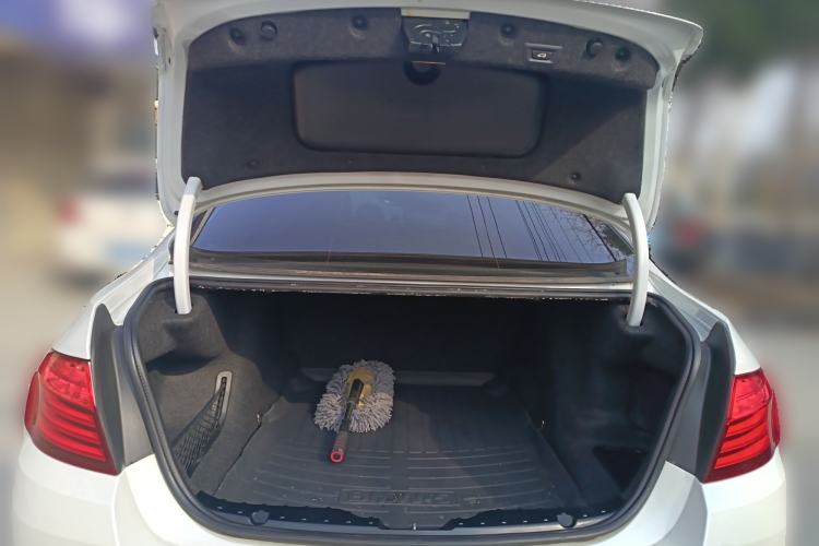 Used BMW 5 Series 2014 528Li Leading Model Trunk