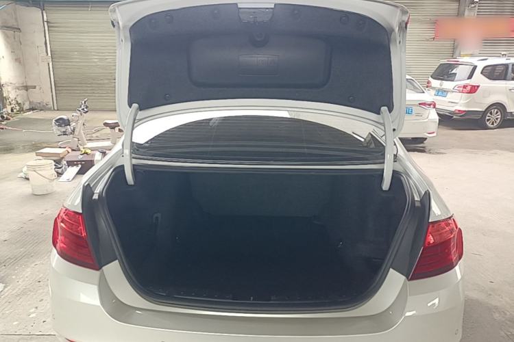 Used BMW 5 Series 2014 520Li Elegant Model Trunk