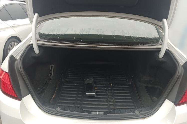 Used BMW 5 Series 2014 520Li Elegant Model Trunk