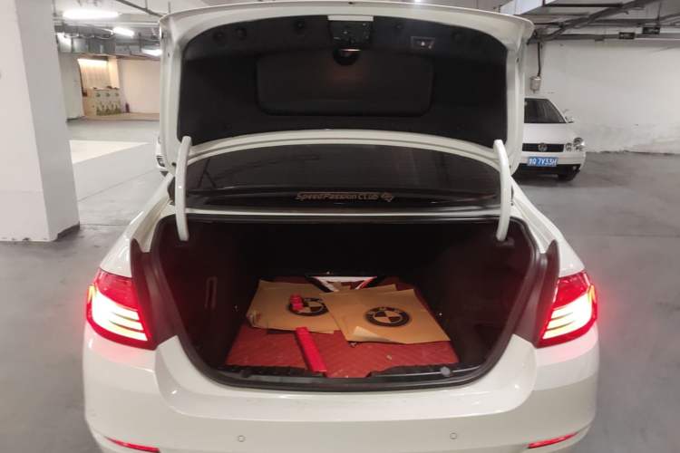 Used BMW 5 Series 2014 535Li Leading Model Trunk