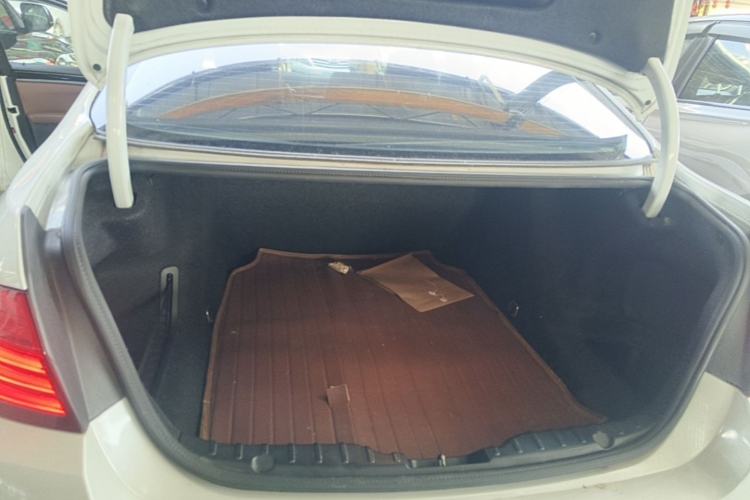 Used BMW 5 Series 2014 520Li Elegant Model Trunk