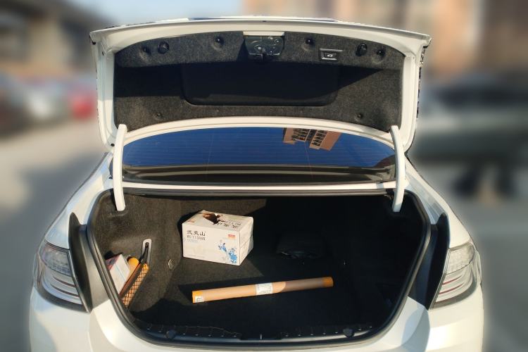 Used BMW 5 Series 2014 528Li xDrive Premium Edition Trunk