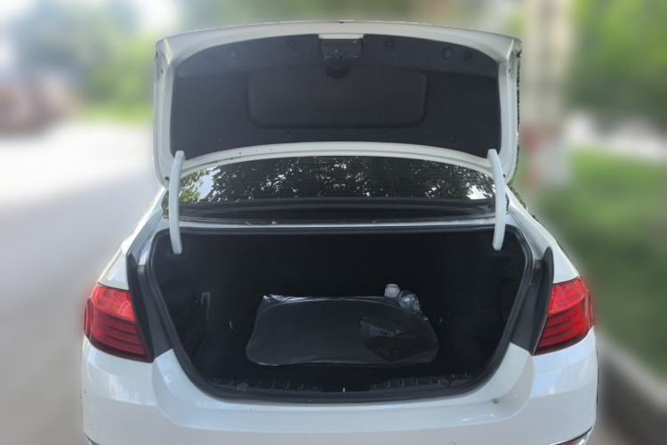 Used BMW 5 Series 2014 525Li Luxury Design Package Trunk