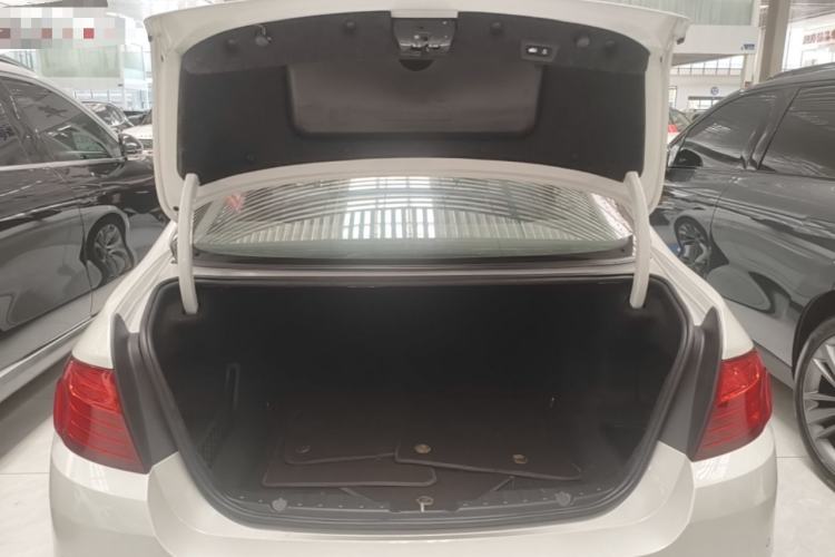 Used BMW 5 Series 2014 525Li Fashion Design Package Trunk