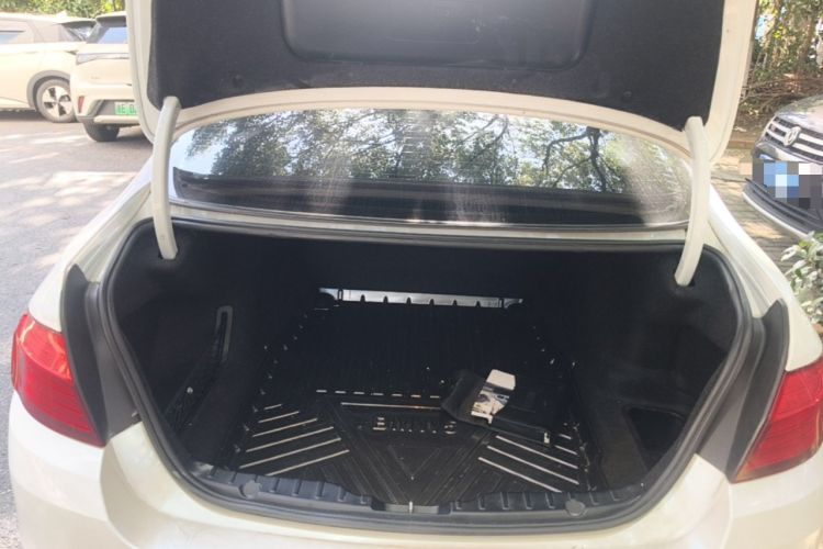 Used BMW 5 Series 2014 520Li Elegant Model Trunk