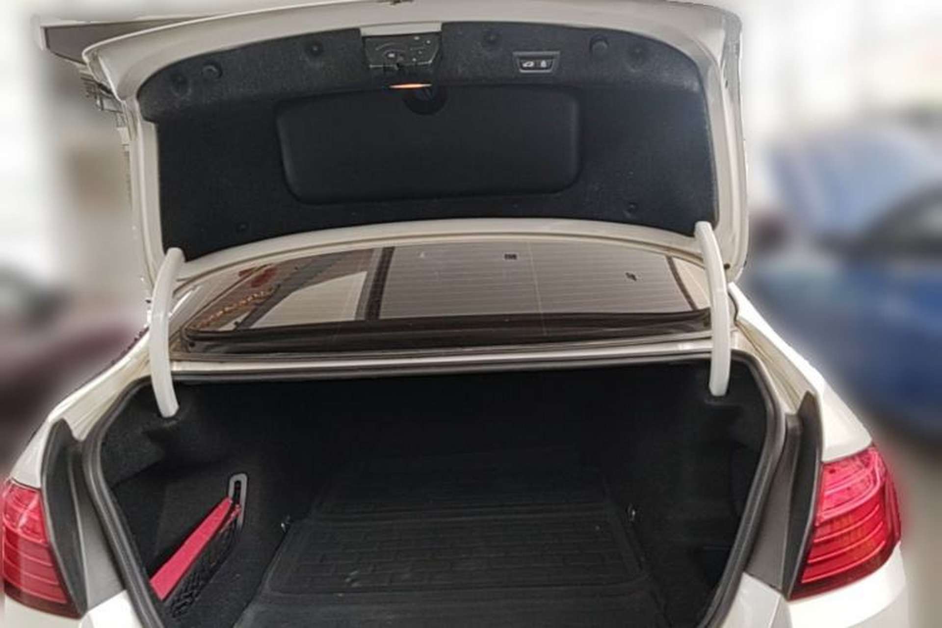 Used BMW 5 Series 2014 535Li Leading Model Trunk