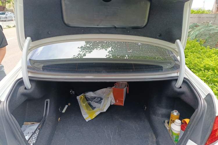 Used BMW 5 Series 2014 525Li Leading Model Trunk