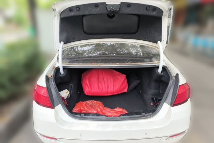 Used BMW 5 Series 2014 525Li Luxury Design Package Trunk