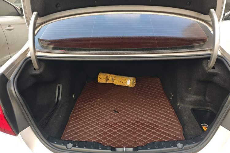 Used BMW 5 Series 2014 520Li Elegant Model Trunk