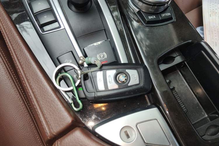Used BMW 5 Series 2014 528Li xDrive Luxury Design Package Vehicle Key