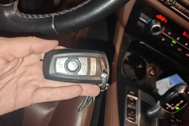Used BMW 5 Series 2014 520Li Elegant Model Vehicle Key