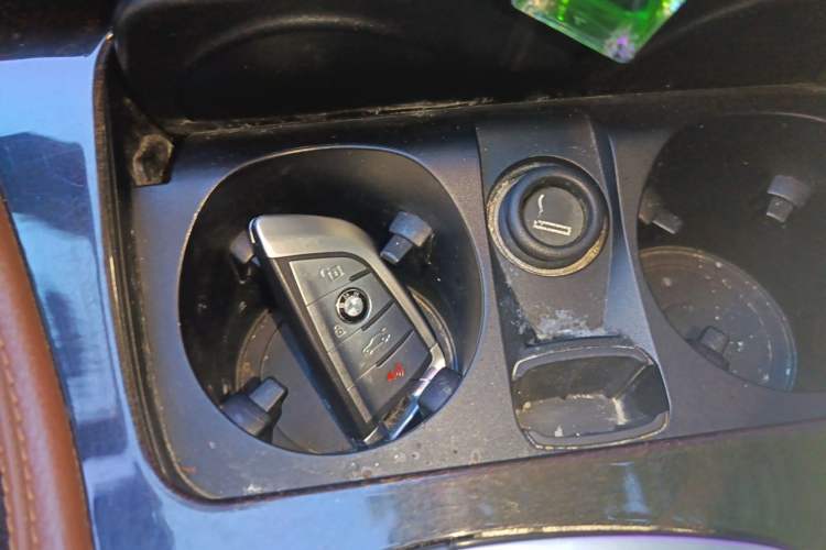 Used BMW 5 Series 2014 530Li Leading Model Vehicle Key
