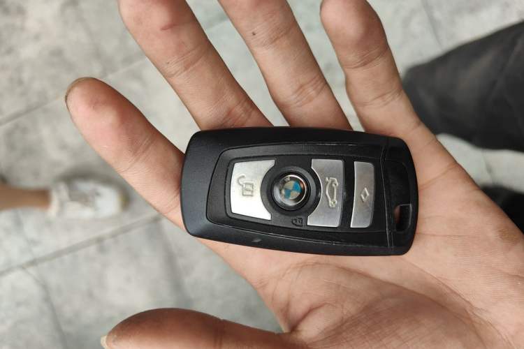 Used BMW 5 Series 2014 535Li Leading Model Vehicle Key