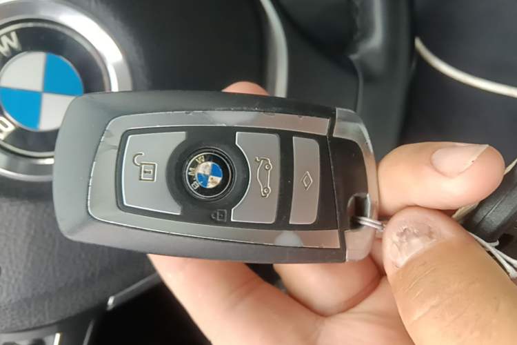 Used BMW 5 Series 2014 525Li Luxury Design Package Vehicle Key