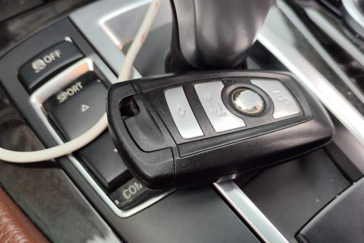Used BMW 5 Series 2014 525Li Leading Model Vehicle Key