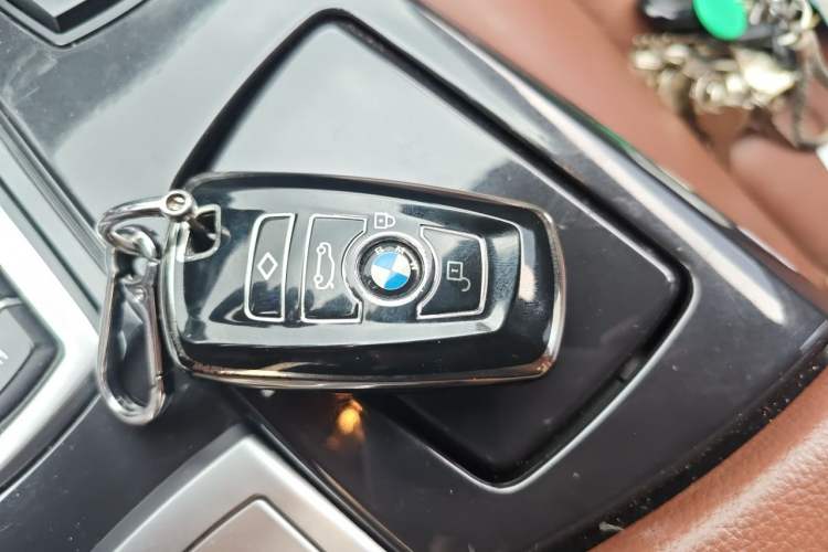 Used BMW 5 Series 2014 520i Elegant Edition Vehicle Key