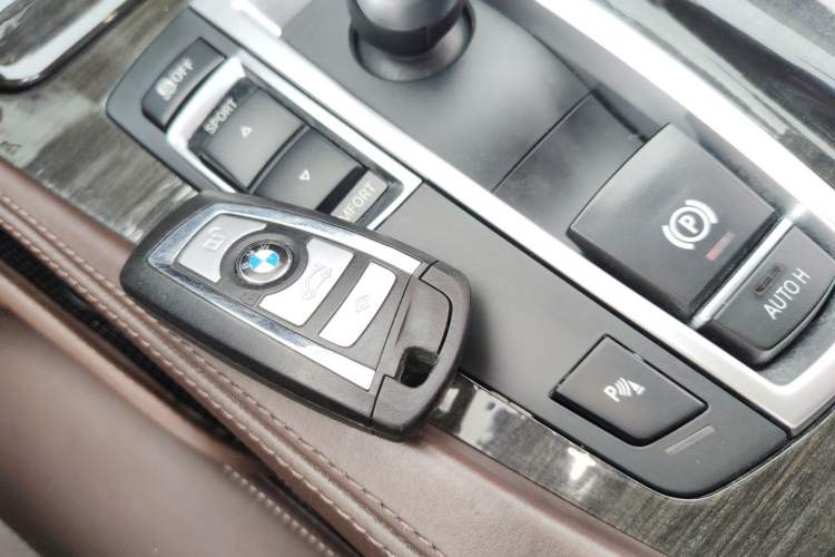 Used BMW 5 Series 2014 525Li Luxury Design Package Vehicle Key